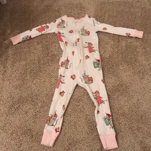 Beaufort-Bonnet mouse Christmas pajamas